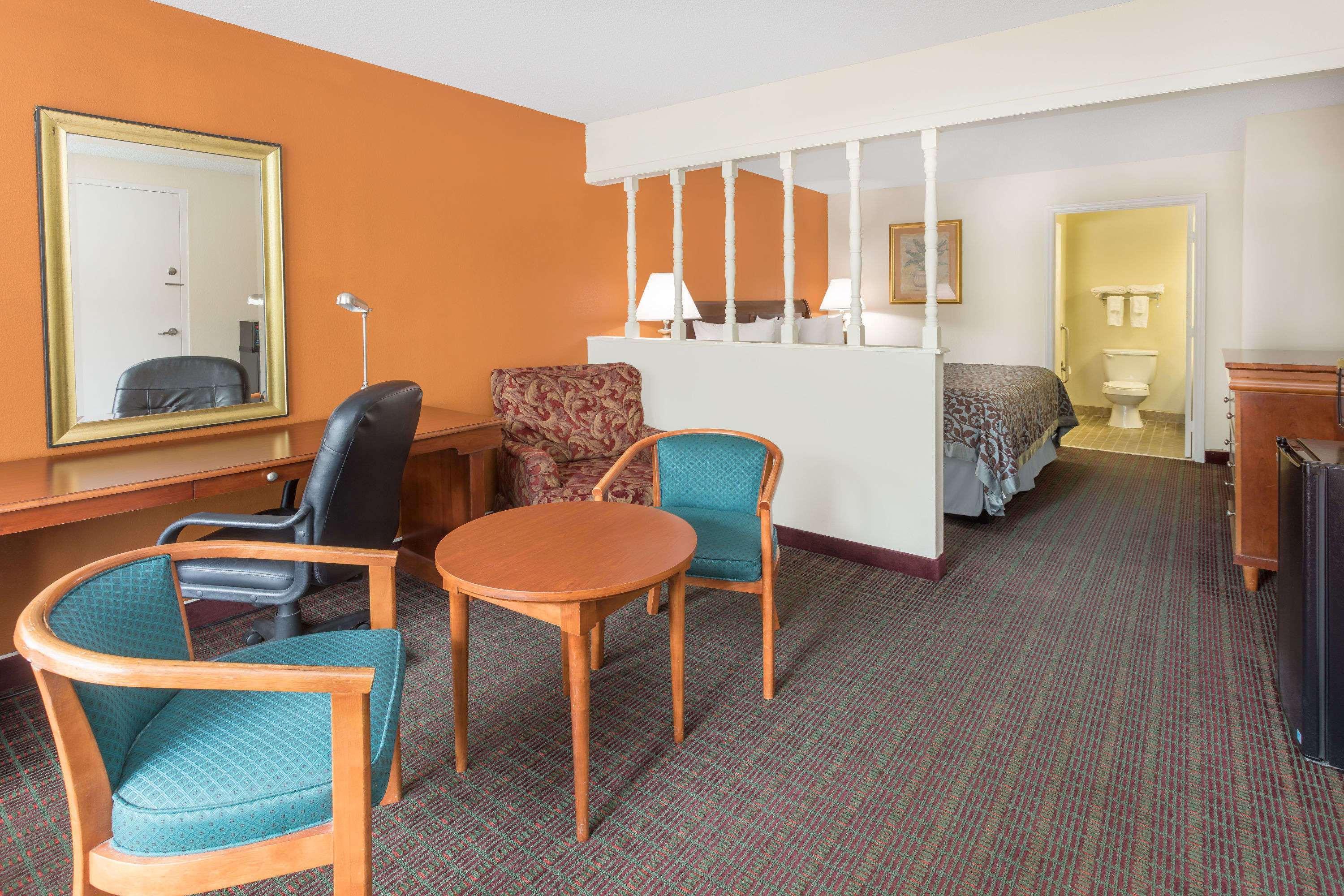 Days Inn By Wyndham Orangeburg South Esterno foto