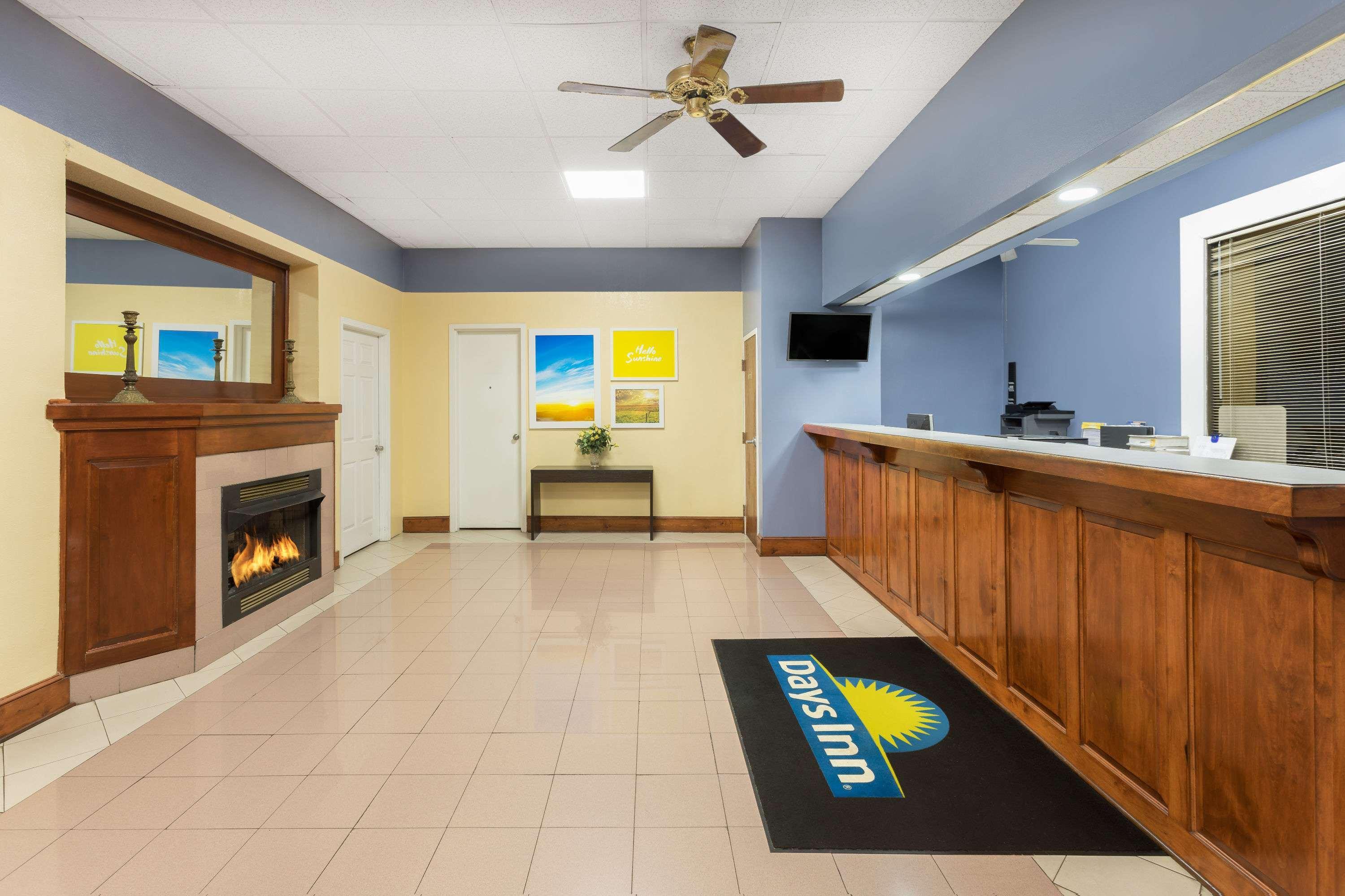 Days Inn By Wyndham Orangeburg South Esterno foto